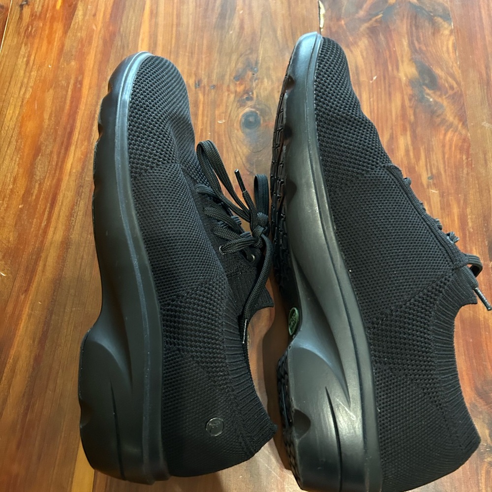 KLOGS knit shoes non slip size 9